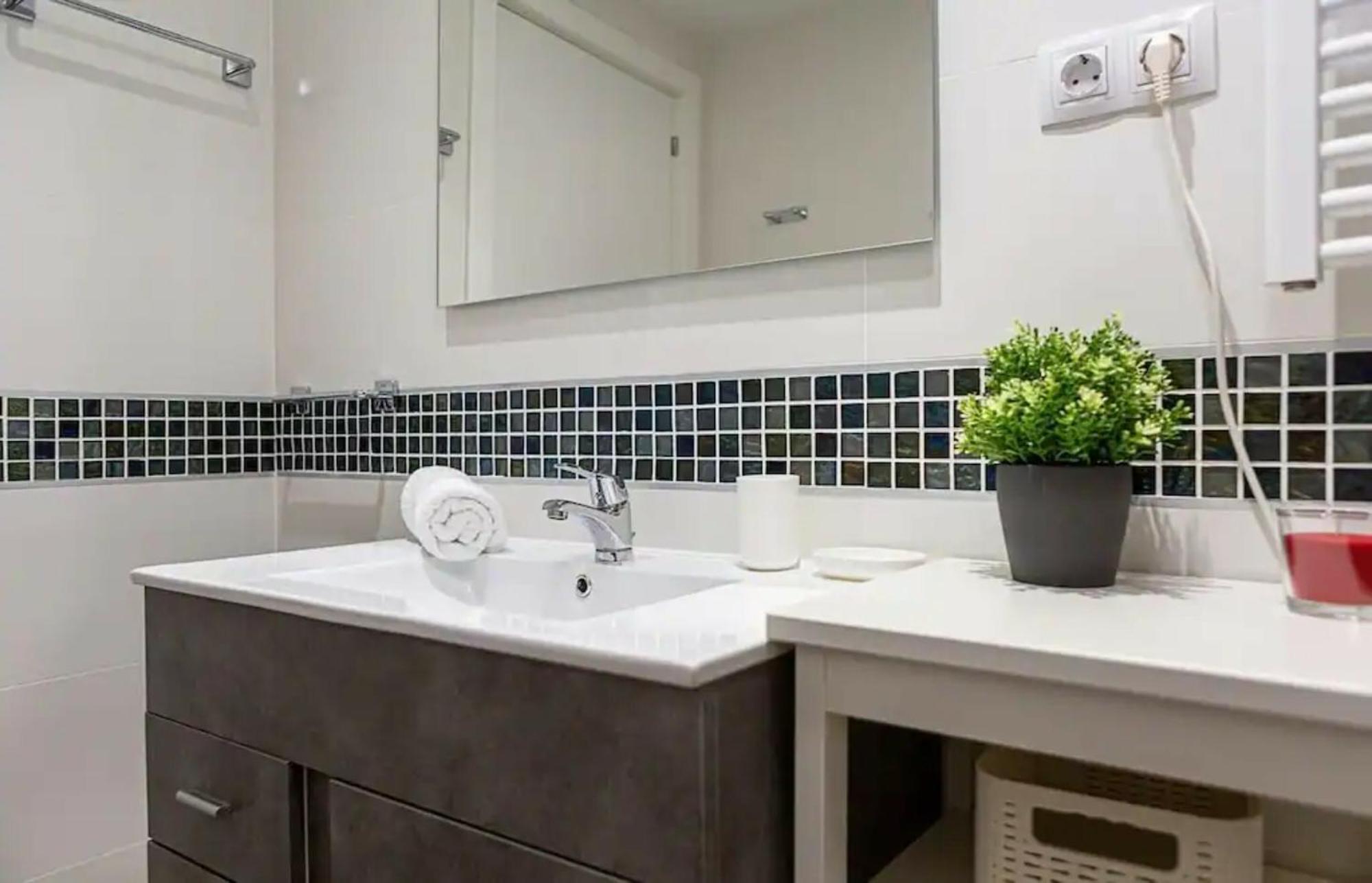 Appartement 2bedroom Duplex In Hortaleza Near Metro Madrid